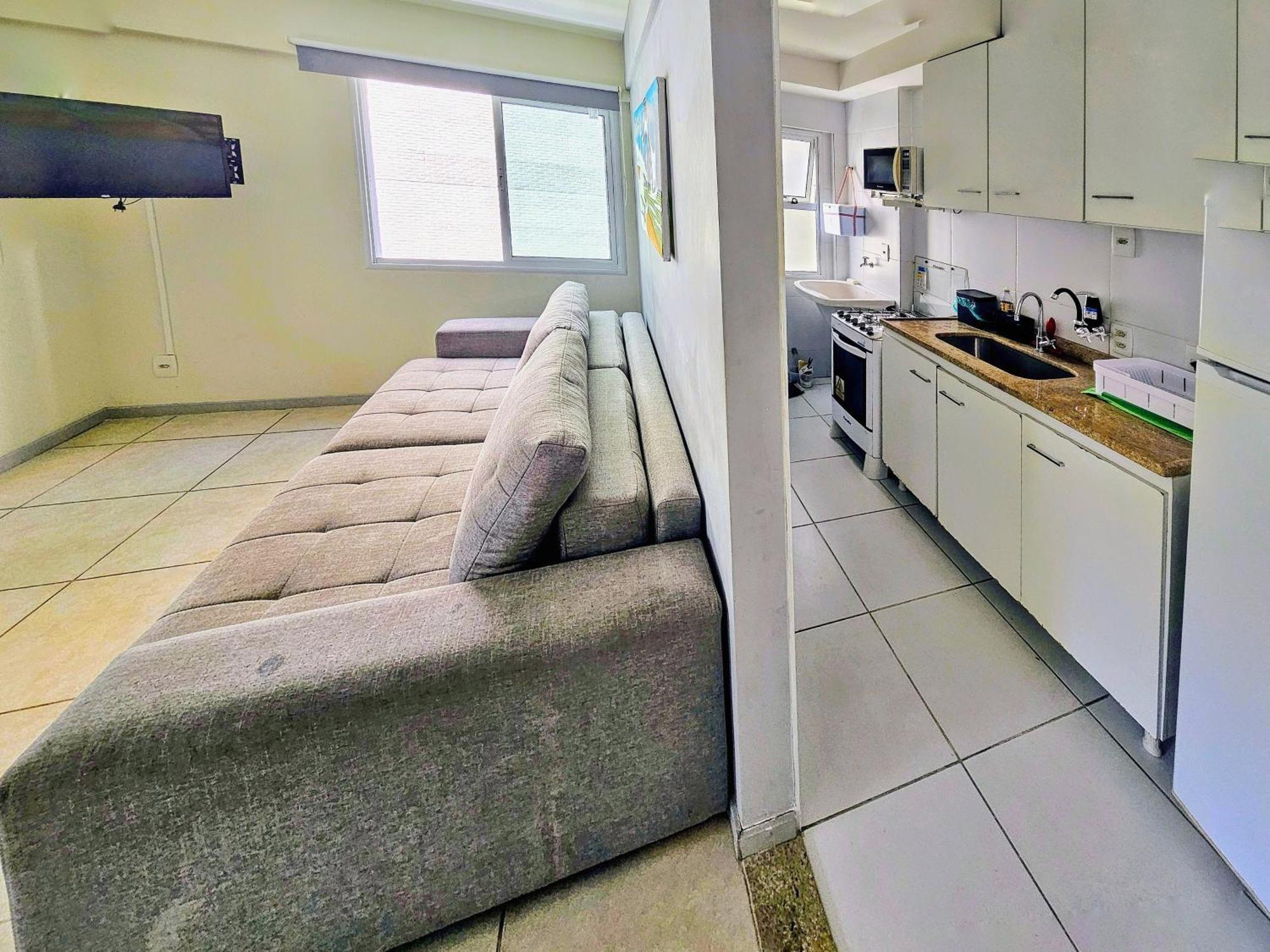 Apartamento Beira-mar Aconchego - Piscina, Ar Condicionado, Garagem, Churrasqueira, Otima Localizacao *